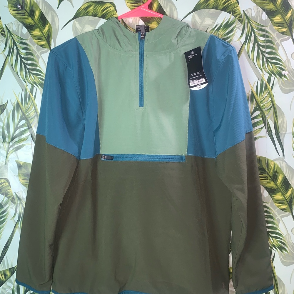 Brand new boys size large 14/16 pullover with quarter zip